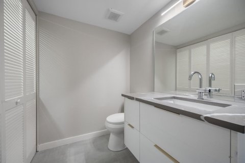 Townhouse in Palm Beach Gardens, Florida 3 bedrooms, 161.65 sq.m. № 2392572 - photo 17