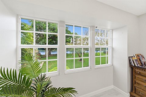 Townhouse in Palm Beach Gardens, Florida 3 bedrooms, 161.65 sq.m. № 2392572 - photo 8