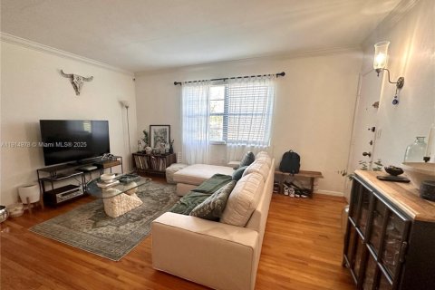 Condominio en alquiler en Miami, Florida, 2 dormitorios, 74.32 m2 № 1970193 - foto 4