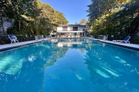 Condominio en alquiler en Miami, Florida, 2 dormitorios, 74.32 m2 № 1970193 - foto 7