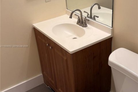 Снять в аренду кондоминиум в Пемброк-Пайнс, Флорида 1 спальня, 75.34м2, № 1987746 - фото 11