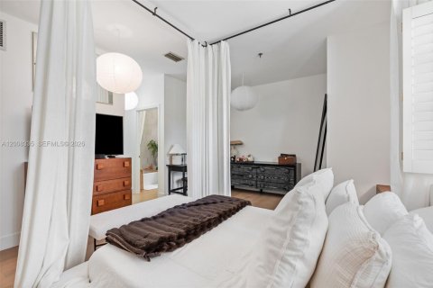Condo in Coral Gables, Florida, 1 bedroom  № 2089707 - photo 13