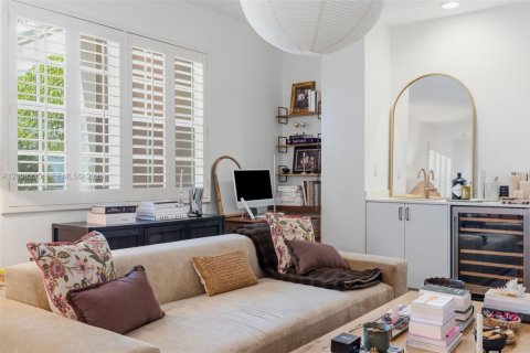 Condo in Coral Gables, Florida, 1 bedroom  № 2089707 - photo 3