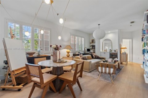 Condo in Coral Gables, Florida, 1 bedroom № 2089707