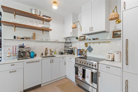 Condo in Coral Gables, Florida, 1 bedroom  № 2089707 - photo 5