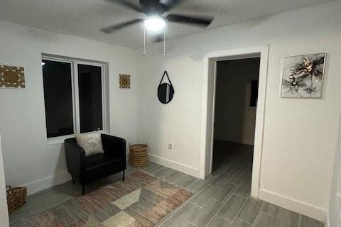 Casa en venta en Miami, Florida, 6 dormitorios, 204.66 m2 № 920968 - foto 1