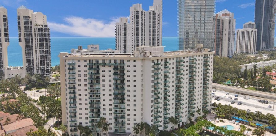 Condo in Sunny Isles Beach, Florida, 2 bedrooms № 1864966