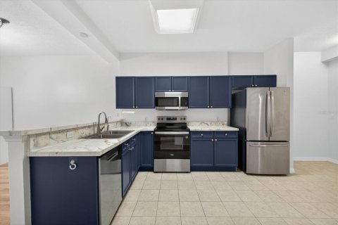 Condominio en alquiler en Saint Petersburg, Florida, 2 dormitorios, 106 m2 № 1850047 - foto 8