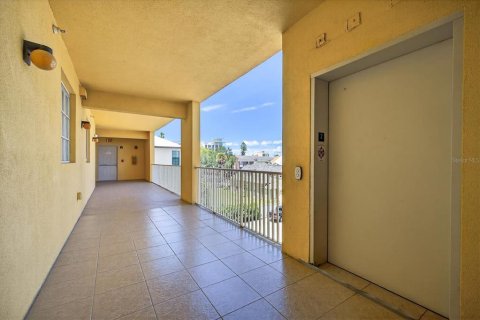Condominio en alquiler en Saint Petersburg, Florida, 2 dormitorios, 106 m2 № 1850047 - foto 4