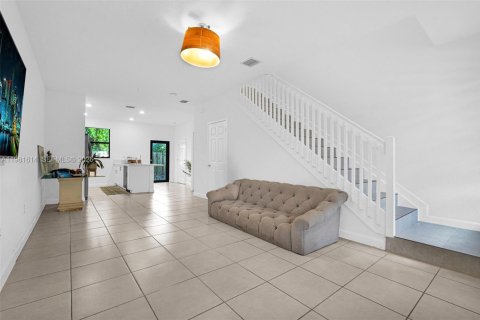 Купить таунхаус в Форт-Лодердейл, Флорида 3 спальни, 139.91м2, № 2045063 - фото 4
