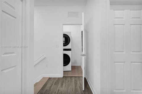 Купить таунхаус в Форт-Лодердейл, Флорида 3 спальни, 139.91м2, № 2045063 - фото 16