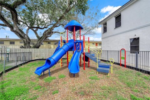 Купить таунхаус в Форт-Лодердейл, Флорида 3 спальни, 139.91м2, № 2045063 - фото 29