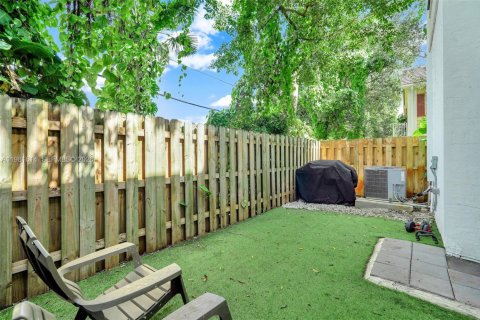 Купить таунхаус в Форт-Лодердейл, Флорида 3 спальни, 139.91м2, № 2045063 - фото 21