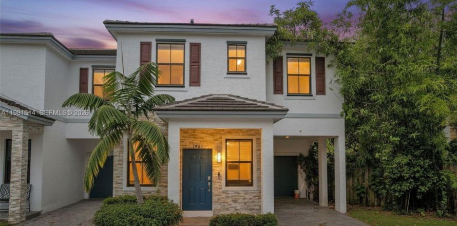 Таунхаус в Форт-Лодердейл, Флорида 3 спальни, 139.91м2 № 2045063