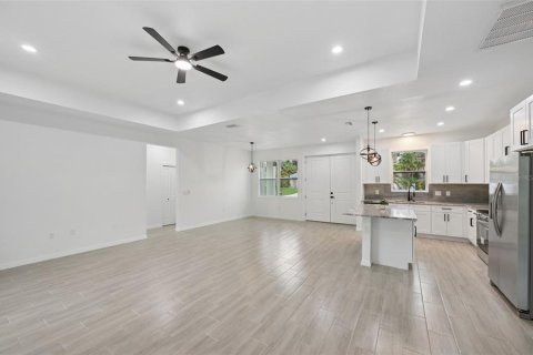 House in North Port, Florida 3 bedrooms, 153.47 sq.m. № 1866736 - photo 10