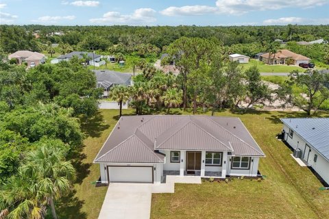 House in North Port, Florida 3 bedrooms, 153.47 sq.m. № 1866736 - photo 2