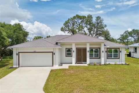 House in North Port, Florida 3 bedrooms, 153.47 sq.m. № 1866736 - photo 1