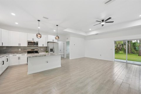 House in North Port, Florida 3 bedrooms, 153.47 sq.m. № 1866736 - photo 12