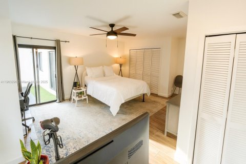 Immobilier commercial à vendre à Miami, Floride: 263.19 m2 № 1954462 - photo 16