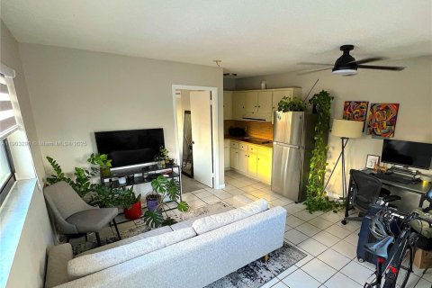 Immobilier commercial à vendre à Miami, Floride: 263.19 m2 № 1954462 - photo 21