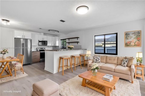 Immobilier commercial à vendre à Miami, Floride: 263.19 m2 № 1954462 - photo 3