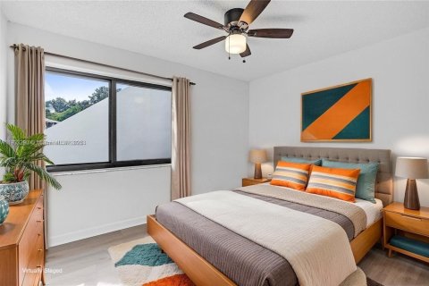 Immobilier commercial à vendre à Miami, Floride: 263.19 m2 № 1954462 - photo 10