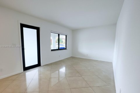 Immobilier commercial à vendre à Miami, Floride: 263.19 m2 № 1954462 - photo 13