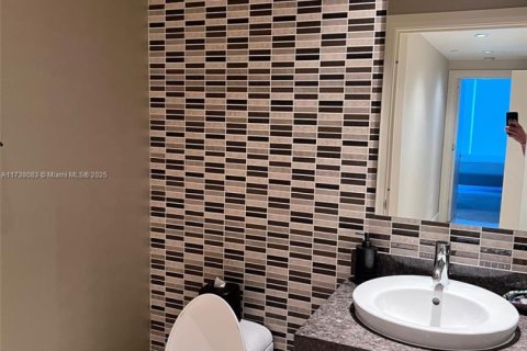 Condo in Sunny Isles Beach, Florida, 3 bedrooms  № 1811296 - photo 14