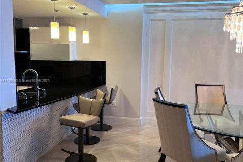 Condo in Sunny Isles Beach, Florida, 3 bedrooms  № 1811296 - photo 2
