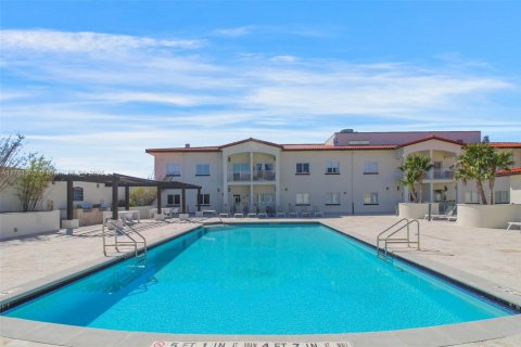Condo in Doral, Florida, 2 bedrooms  № 1868705 - photo 17
