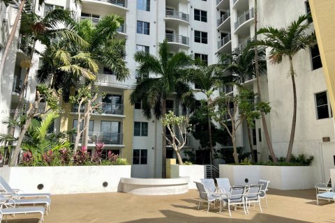 Condo in Hollywood, Florida, 2 bedrooms  № 2081285 - photo 26