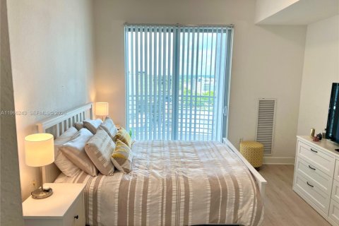 Condo in Hollywood, Florida, 2 bedrooms  № 2081285 - photo 9