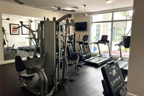 Condo in Hollywood, Florida, 2 bedrooms  № 2081285 - photo 23
