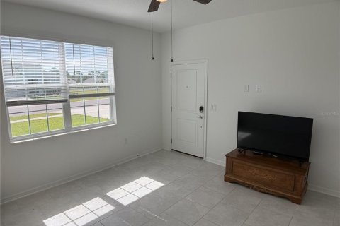 House in Edgewater, Florida 5 bedrooms, 197.42 sq.m. № 1795720 - photo 24