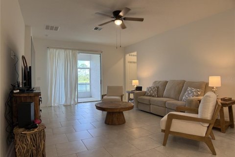 House in Edgewater, Florida 5 bedrooms, 197.42 sq.m. № 1795720 - photo 7
