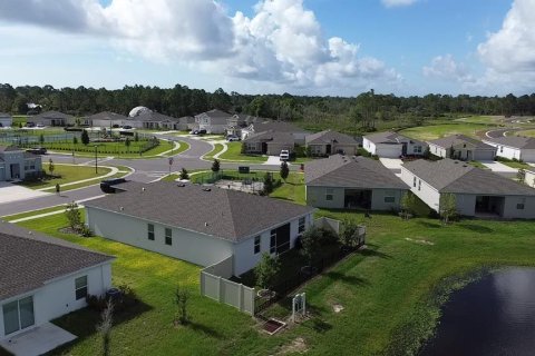 House in Edgewater, Florida 5 bedrooms, 197.42 sq.m. № 1795720 - photo 2