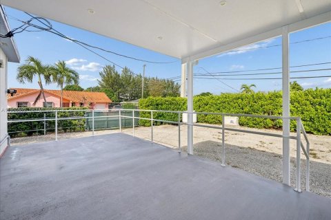 Casa en venta en Miami, Florida, 3 dormitorios, 124.86 m2 № 2032867 - foto 24