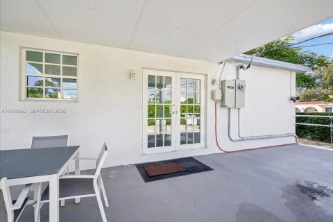 Casa en venta en Miami, Florida, 3 dormitorios, 124.86 m2 № 2032867 - foto 22