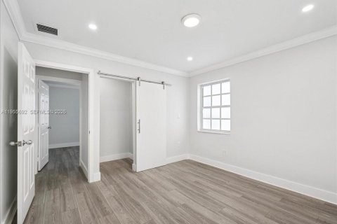Casa en venta en Miami, Florida, 3 dormitorios, 124.86 m2 № 2032867 - foto 19