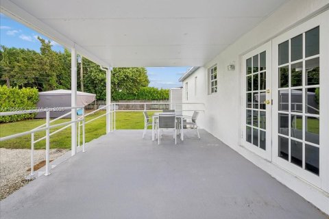 Casa en venta en Miami, Florida, 3 dormitorios, 124.86 m2 № 2032867 - foto 23