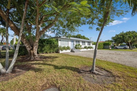 Casa en venta en Miami, Florida, 3 dormitorios, 124.86 m2 № 2032867 - foto 3