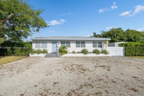 Casa en Miami, Florida 3 dormitorios, 124.86 m2 № 2032867
