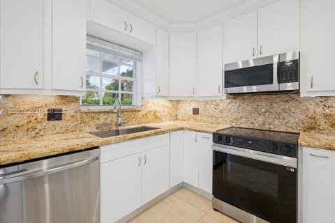 Casa en venta en Miami, Florida, 3 dormitorios, 124.86 m2 № 2032867 - foto 9