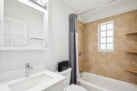 Casa en venta en Miami, Florida, 3 dormitorios, 124.86 m2 № 2032867 - foto 17