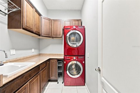 House in Bradenton, Florida 4 bedrooms, 315.87 sq.m. № 2348027 - photo 24