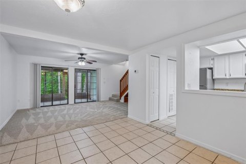 Townhouse in Gainesville, Florida 3 bedrooms, 127.28 sq.m. № 2106895 - photo 5
