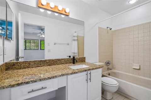 Townhouse in Gainesville, Florida 3 bedrooms, 127.28 sq.m. № 2106895 - photo 17
