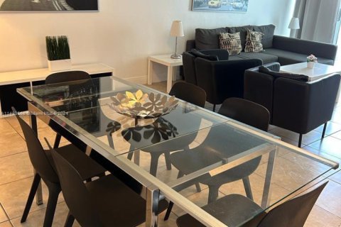 Condo in Hollywood, Florida, 1 bedroom  № 1954282 - photo 2