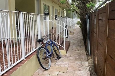 Copropriété à louer à Miami Beach, Floride: 41.81 m2 № 1997076 - photo 10