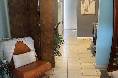 Copropriété à louer à Miami Beach, Floride: 41.81 m2 № 1997076 - photo 3